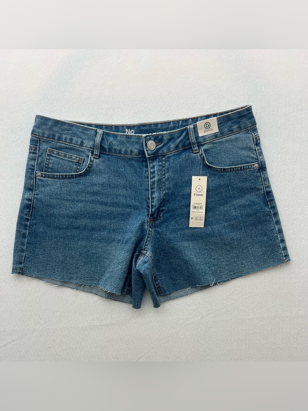 NWT No Boundaries Women’s 12 Medium Wash Relaxed Denim Shorts 5” Y2K